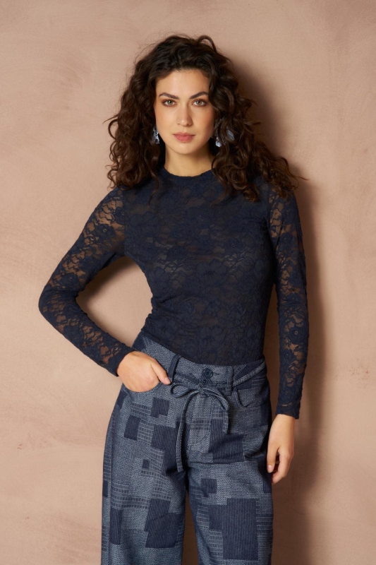 Lofty Manner Top Irea Classic Lace